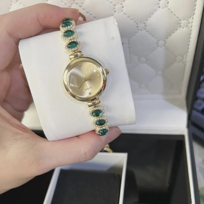 轻奢高级感小表盘手链腕表金色盘面手链款手表——2239