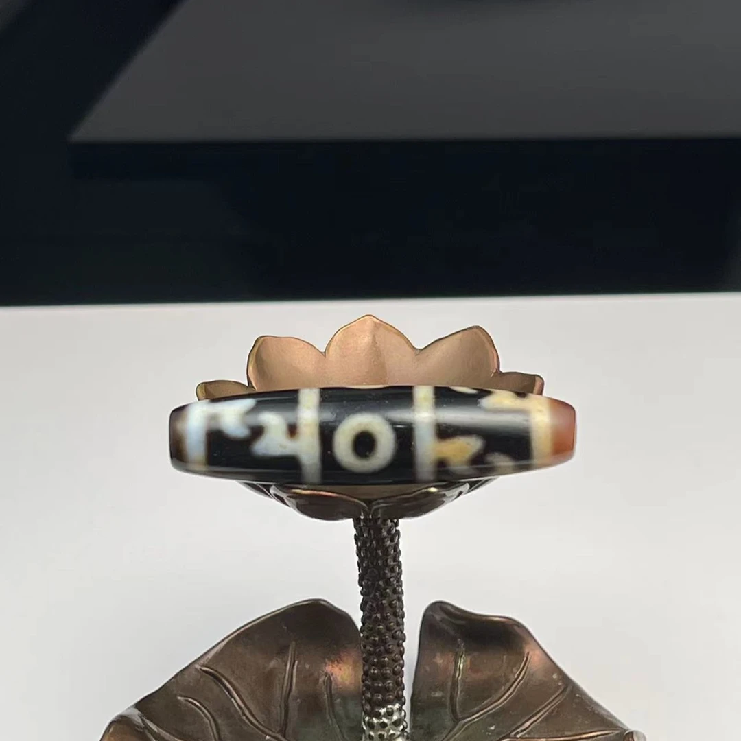 满身红沙莲师3眼玛瑙吊坠对孔