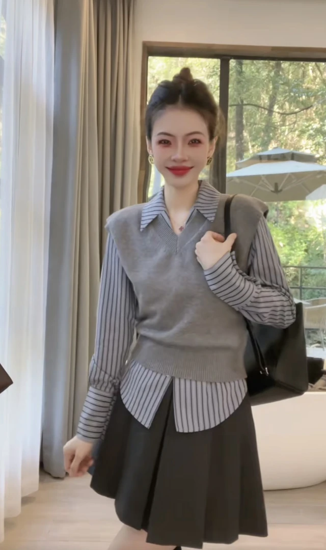 诗诗严选-气质款条纹衬衫马甲两件套显瘦时尚针织百搭套装女23640
