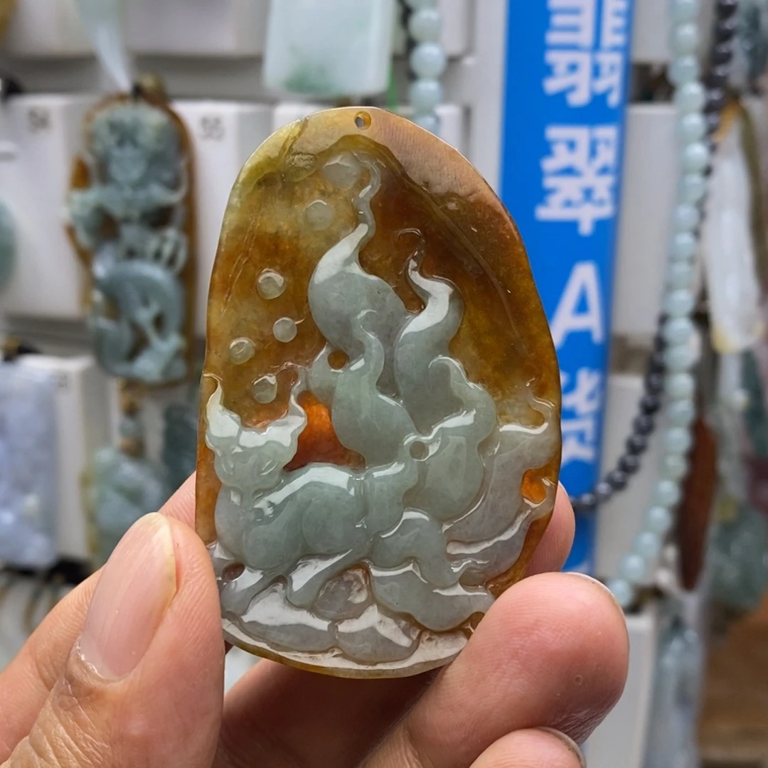 翡翠颈饰未镶嵌九尾