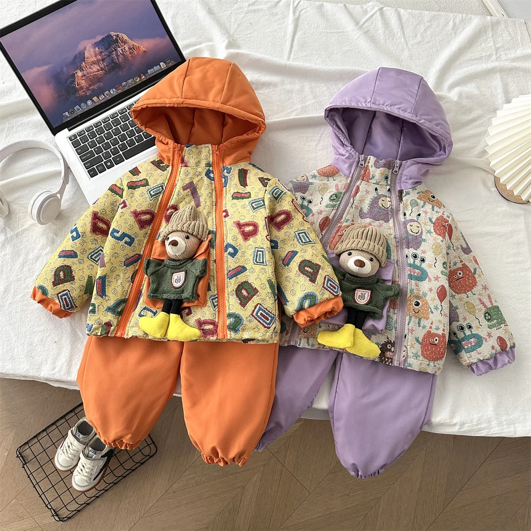 儿童洋气秋冬夹棉小熊套装2024宝宝时髦连帽加厚外套两件套