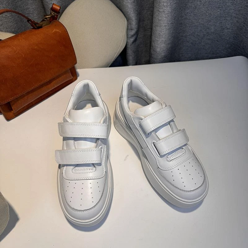 莞产高货~轻奢真皮2024秋季新款魔术贴小白鞋女6.5CM厚底运动板鞋
