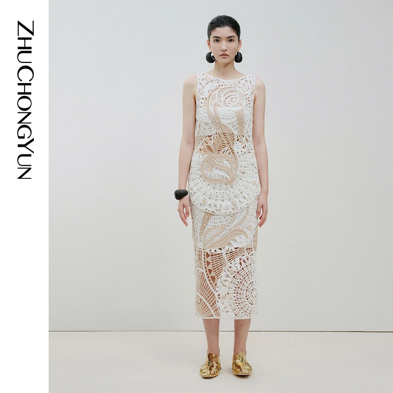 【水镜涟漪】ZHUCHONGYUN春圆弧下摆无袖刺绣背心C1EG1742M