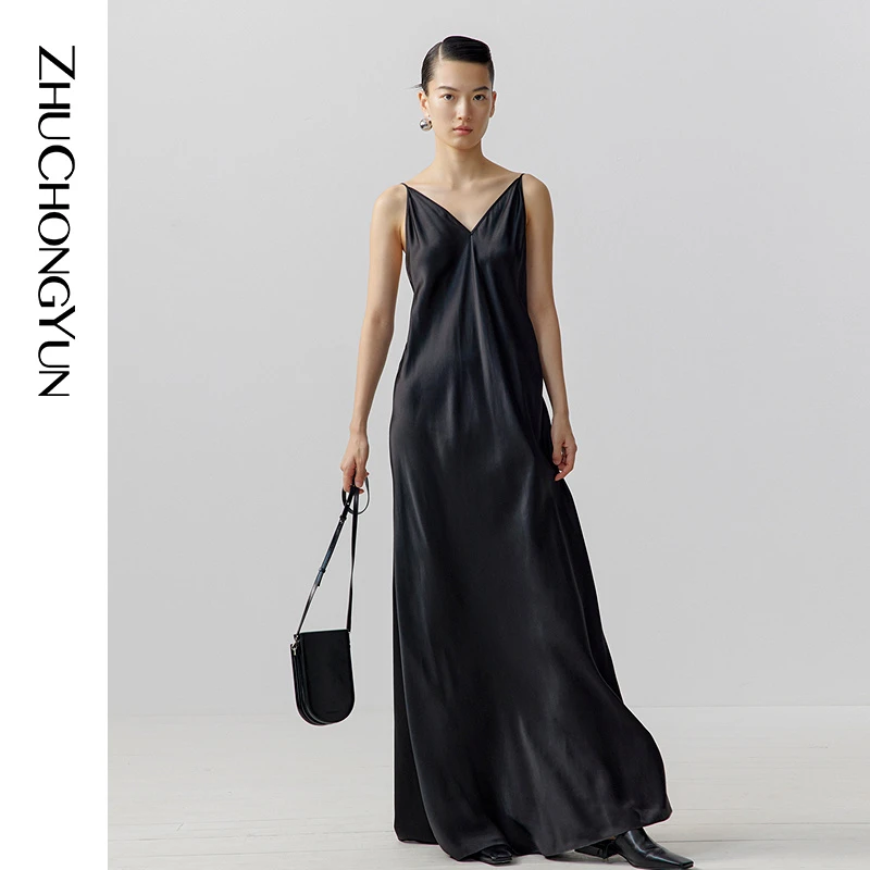 ZHUCHONGYUN2024春新款黑色V领时尚优雅桑蚕丝吊带长裙C1EG15246