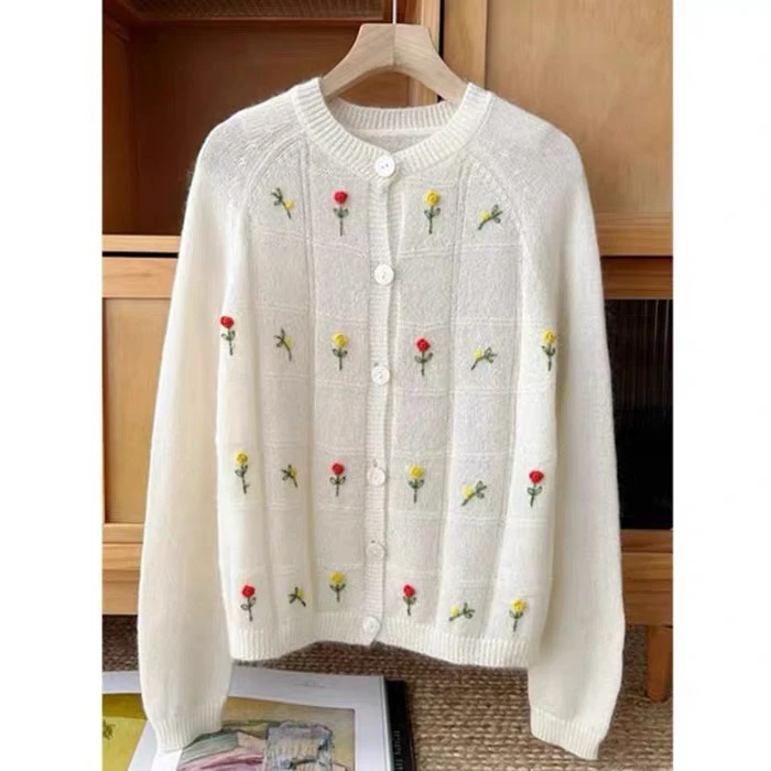 1612 温柔软糯风重工刺绣花朵白色毛衣薄款百搭针织开衫外套