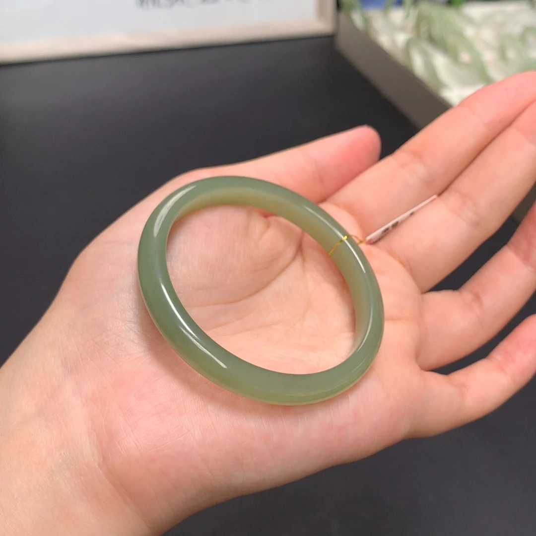 和田玉手镯未镶嵌50