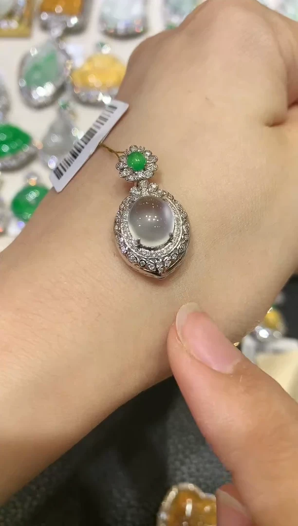 【闪购商品】翡翠吊坠(不含链)18K金镶嵌D262