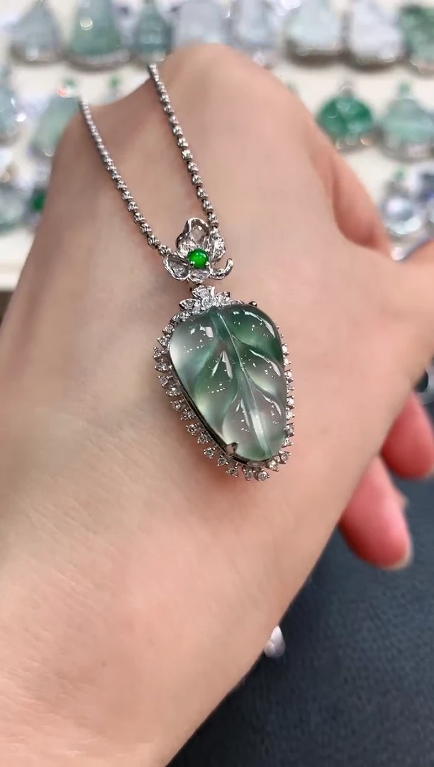 【闪购商品】翡翠吊坠(不含链)18K金镶嵌n34