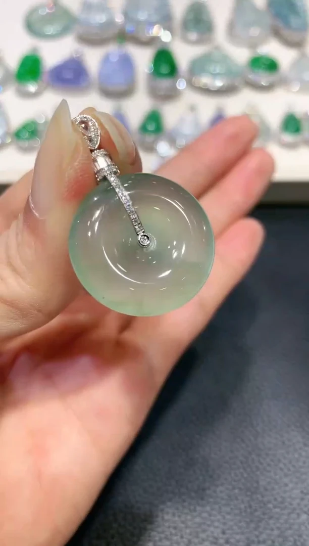【闪购商品】翡翠吊坠(不含链)18K金镶嵌b125