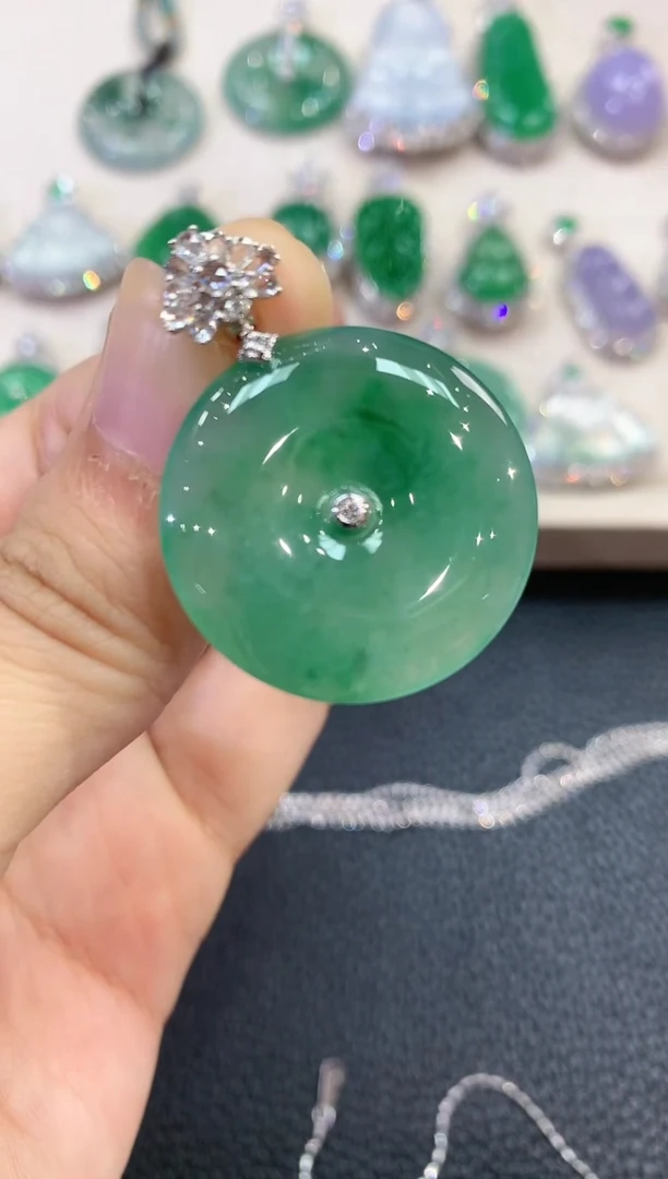 【闪购商品】翡翠吊坠(不含链)18K金镶嵌B124