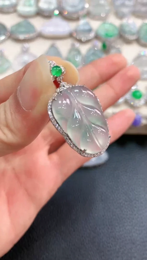 【闪购商品】翡翠吊坠(不含链)18K金镶嵌n64