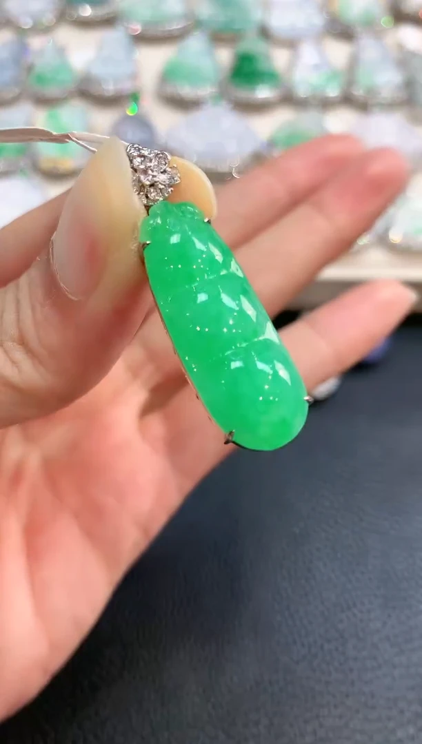 【闪购商品】翡翠吊坠(不含链)18K金镶嵌n9