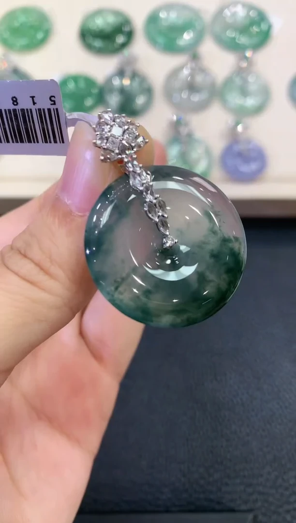 【闪购商品】翡翠吊坠(不含链)18K金镶嵌B97