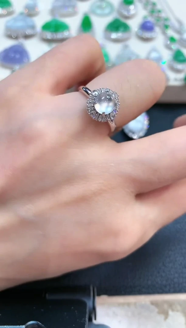 【闪购商品】翡翠戒指18K金镶嵌b58