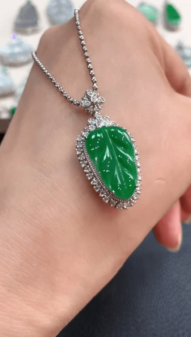 【闪购商品】翡翠吊坠(不含链)18K金镶嵌n44