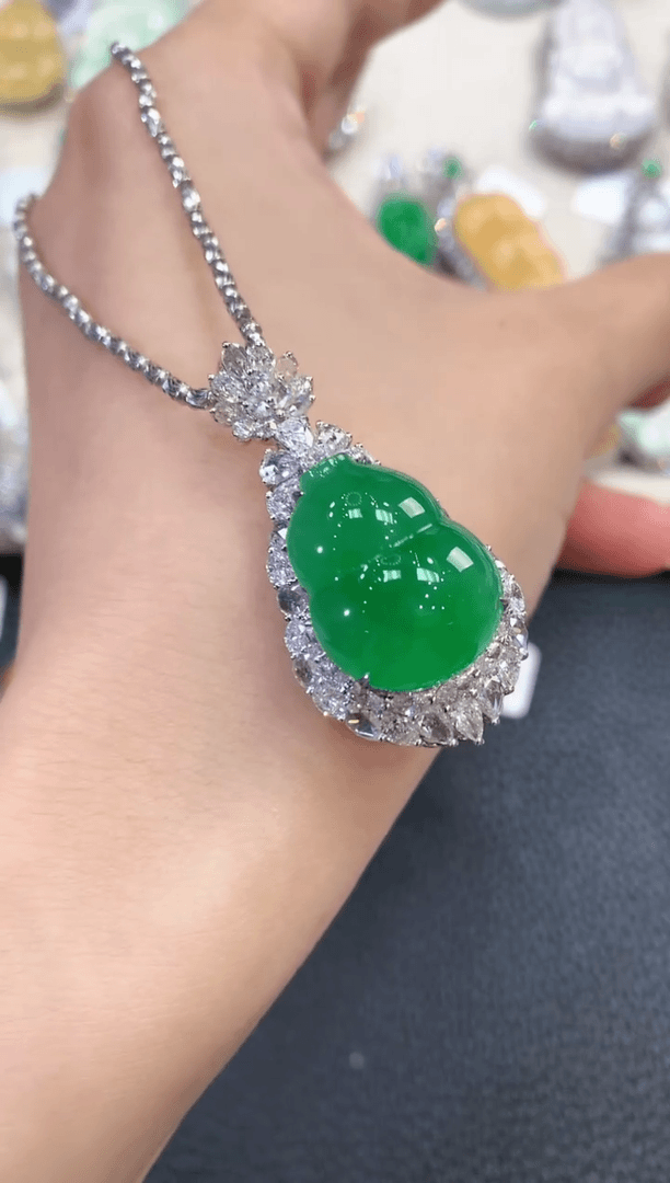 【闪购商品】翡翠吊坠(不含链)18K金镶嵌D90