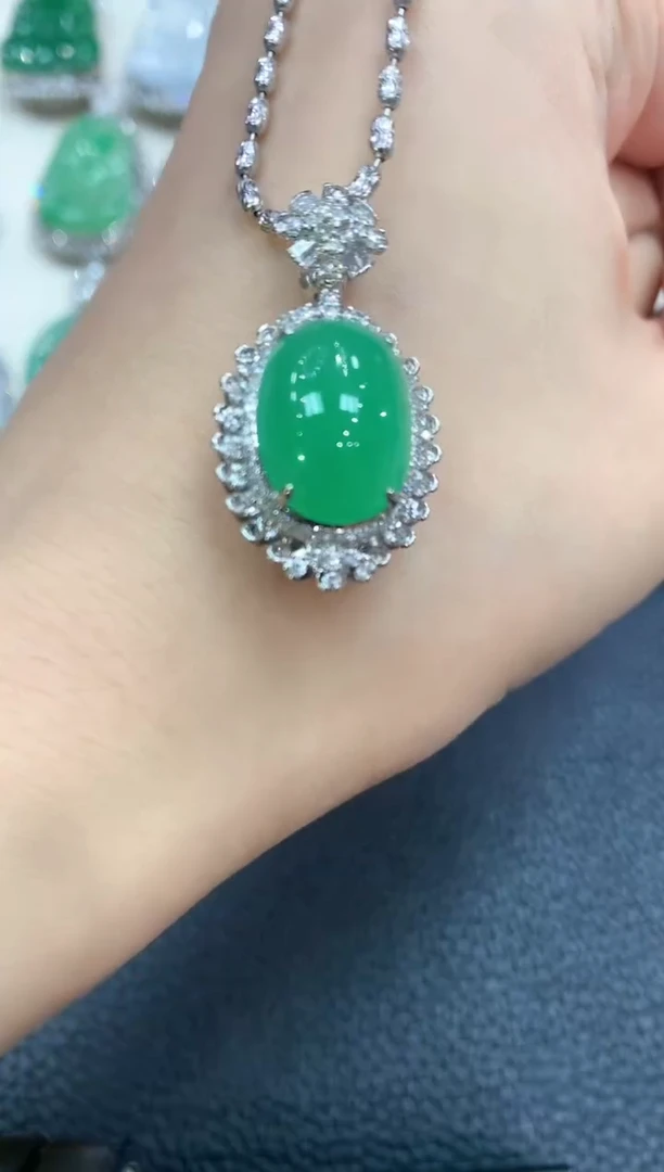 【闪购商品】翡翠吊坠(不含链)18K金镶嵌B98