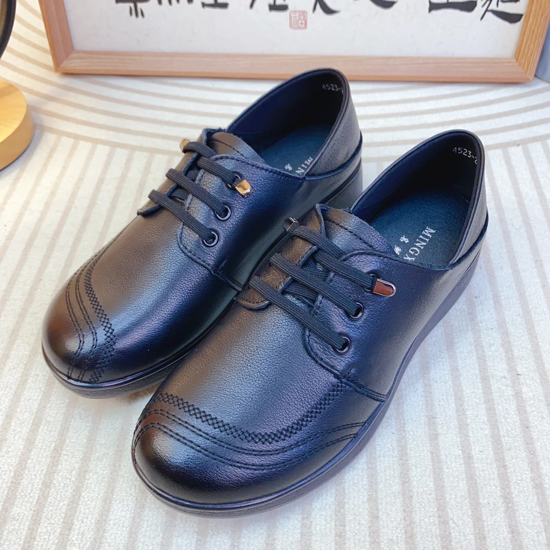 4523纯牛皮秋季春秋舒适软底黑色防滑平底牛筋底商务中老年妈妈鞋