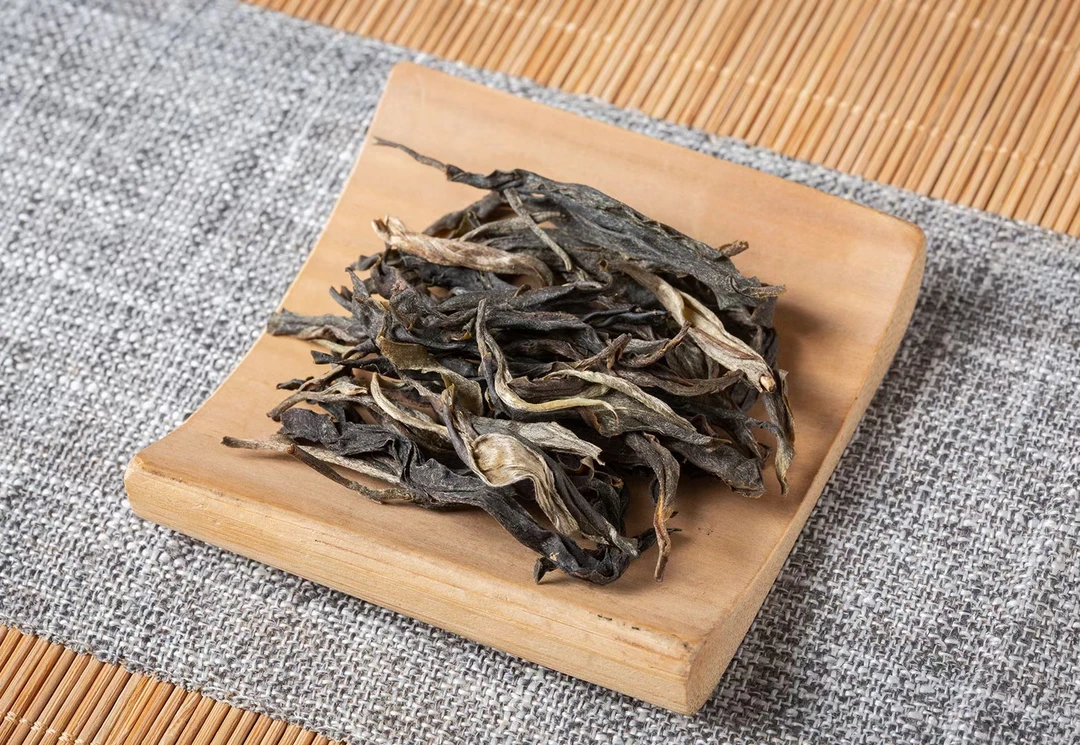 冰岛地界2021年春茶中树100克散装袋