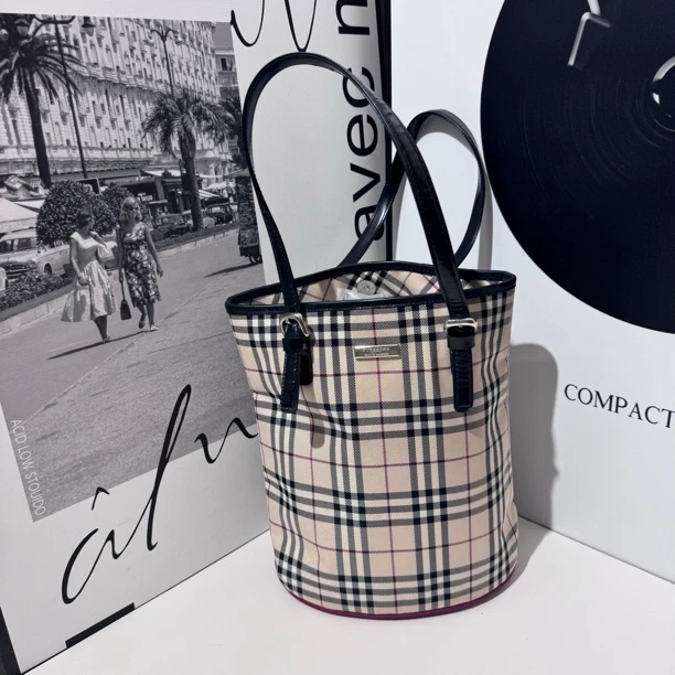 95新 BURBERRY/博柏利 QH310/单肩包