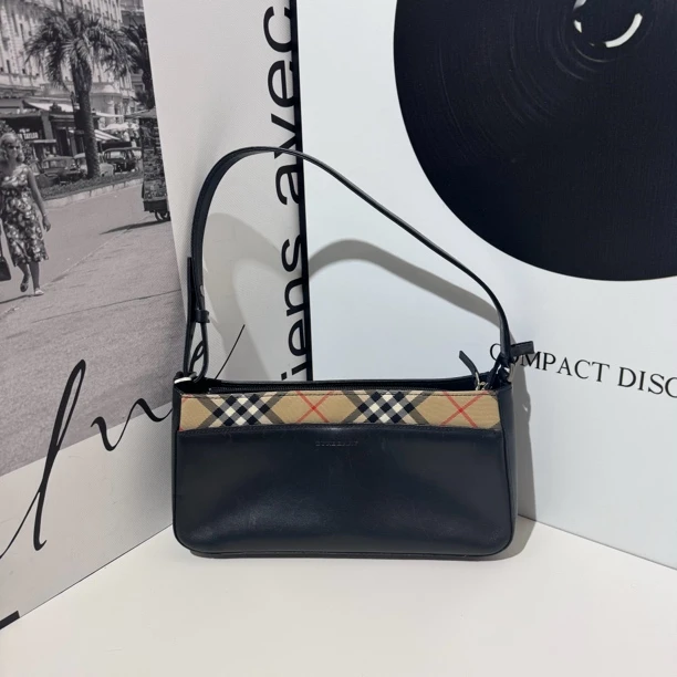 95新 BURBERRY/博柏利 QH306/单肩包