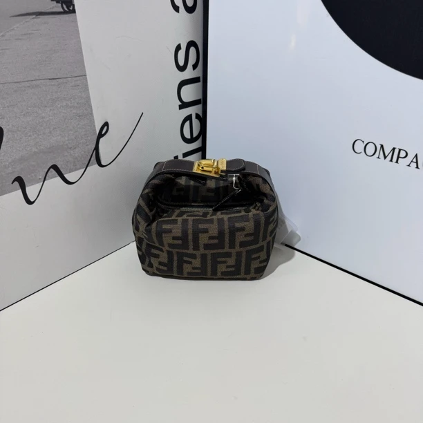 95新 FENDI/芬迪 QH200/手提包