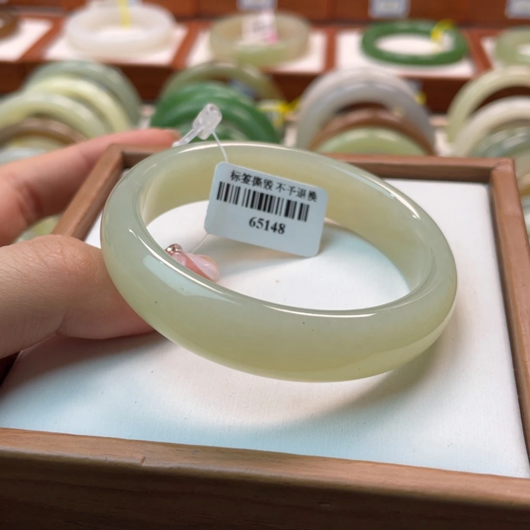 【闪购商品】和田玉手镯未镶嵌