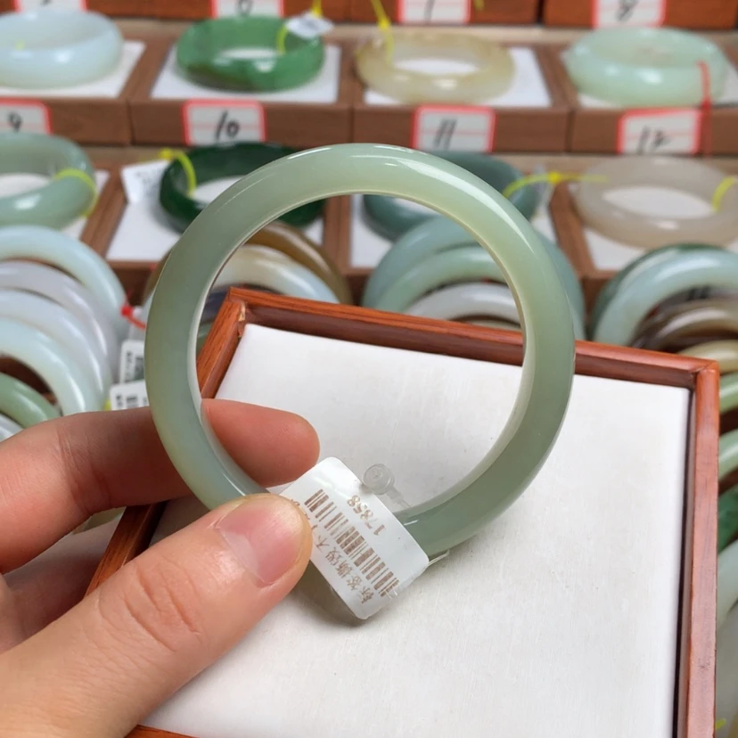 【闪购商品】和田玉手镯未镶嵌