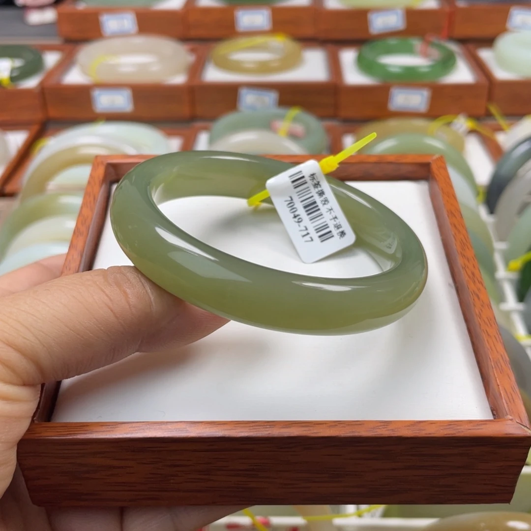 【闪购商品】和田玉手镯未镶嵌