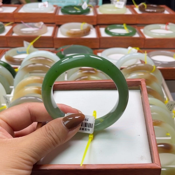 【闪购商品】和田玉手镯未镶嵌