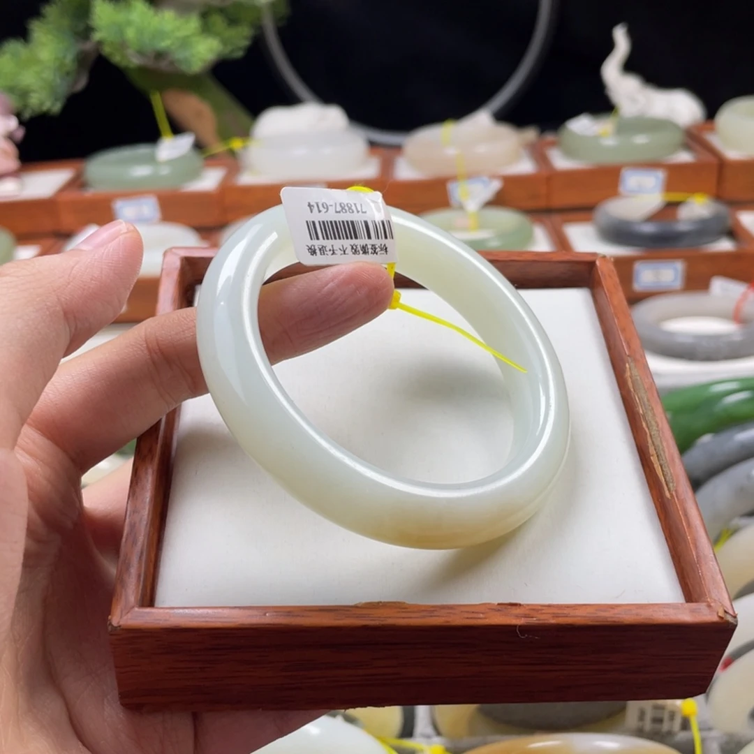 【闪购商品】和田玉（糖玉）手镯未镶嵌5455