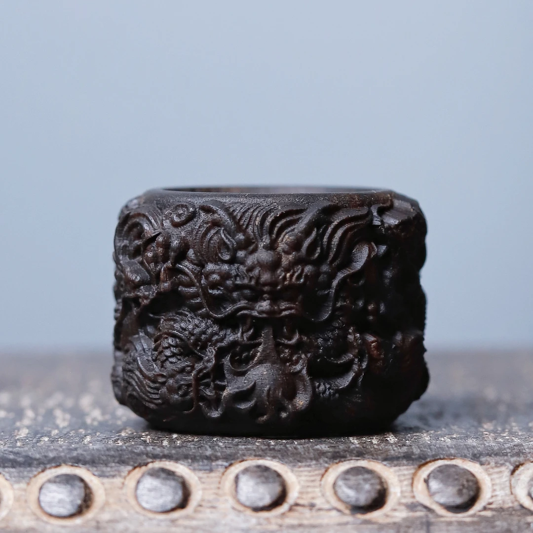 【九龙扳指】印尼达拉干九龙雕刻把玩件 颜色多样性发货