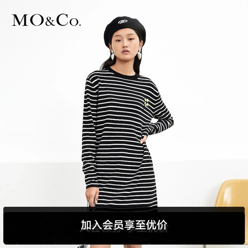 MOCO冬季立体花朵绣花条纹针织连衣裙休闲时尚女装街头MBA4DRST12