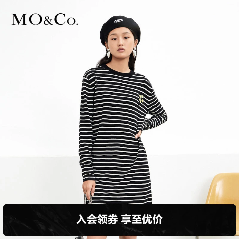 MOCO冬季立体花朵绣花条纹针织连衣裙休闲时尚女装街头MBA4DRST12