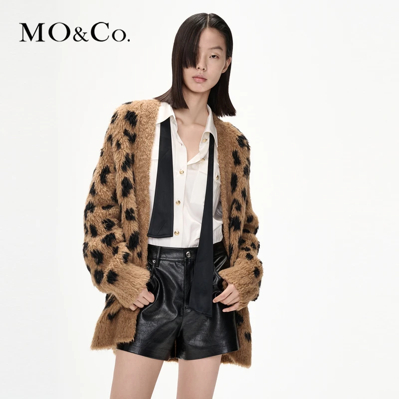 MOCO冬含羊驼毛重工挂毛皮草感虎纹毛衣外套MBC4CAR006