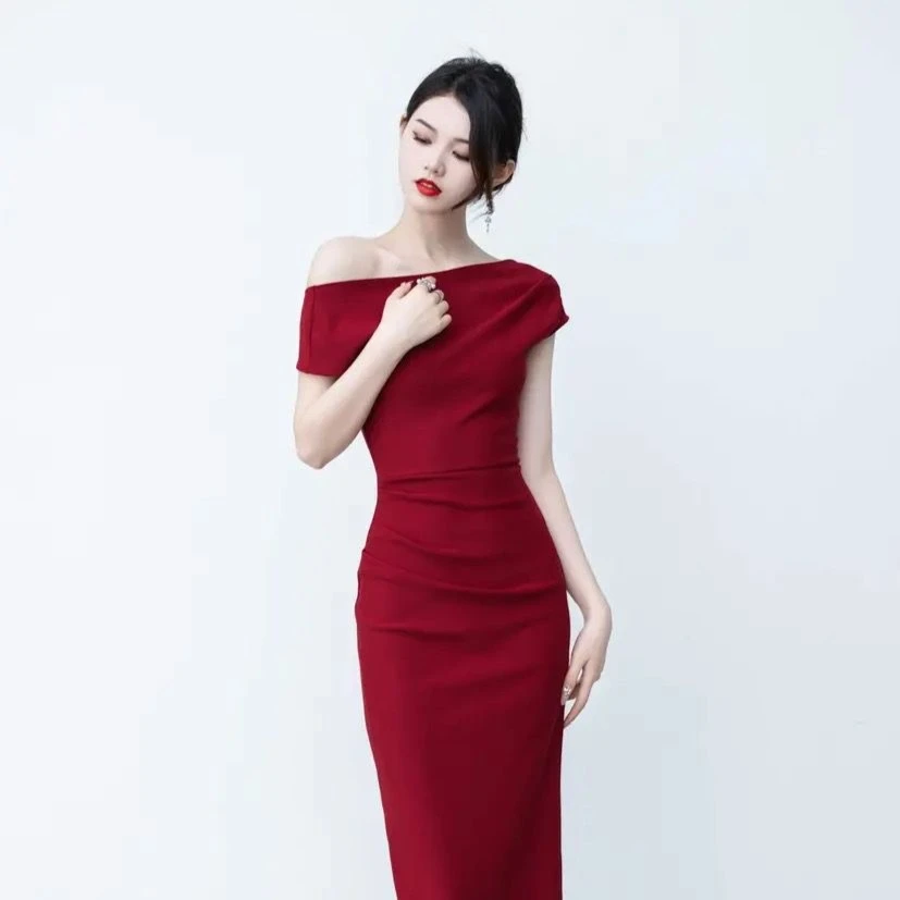 御姐风黑色小裙子女夏季装气质长裙高端奢华显瘦一字领露肩连衣裙