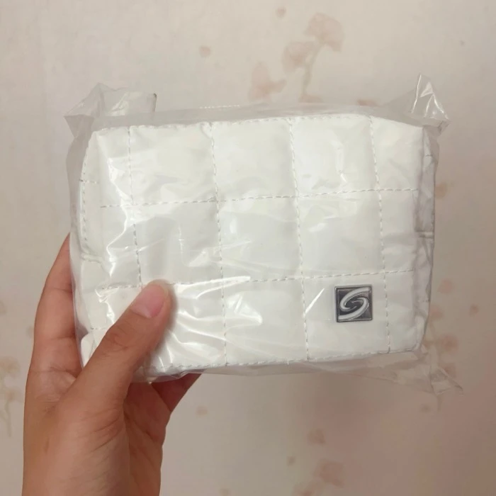 白色羽绒化妆包~尺寸135*70*90