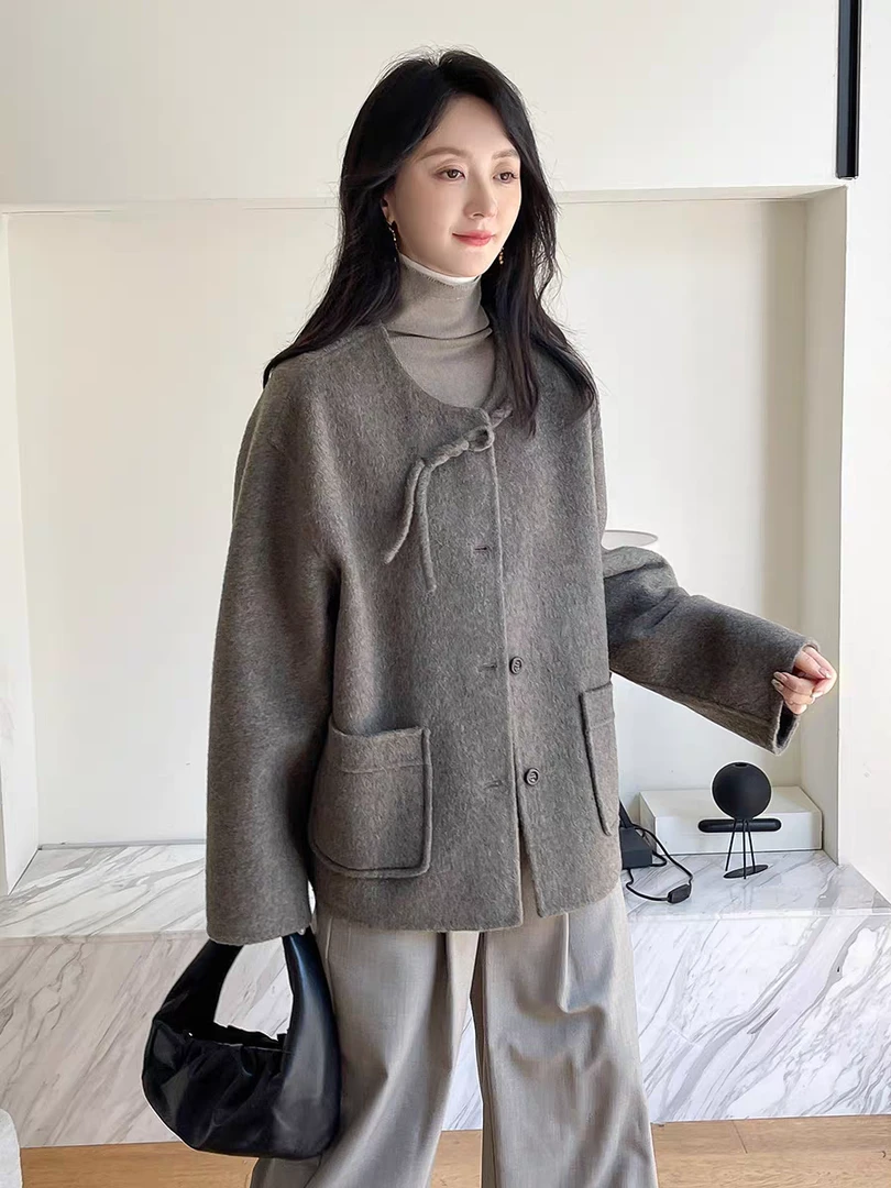 依美阁女装推介新款中长大呢