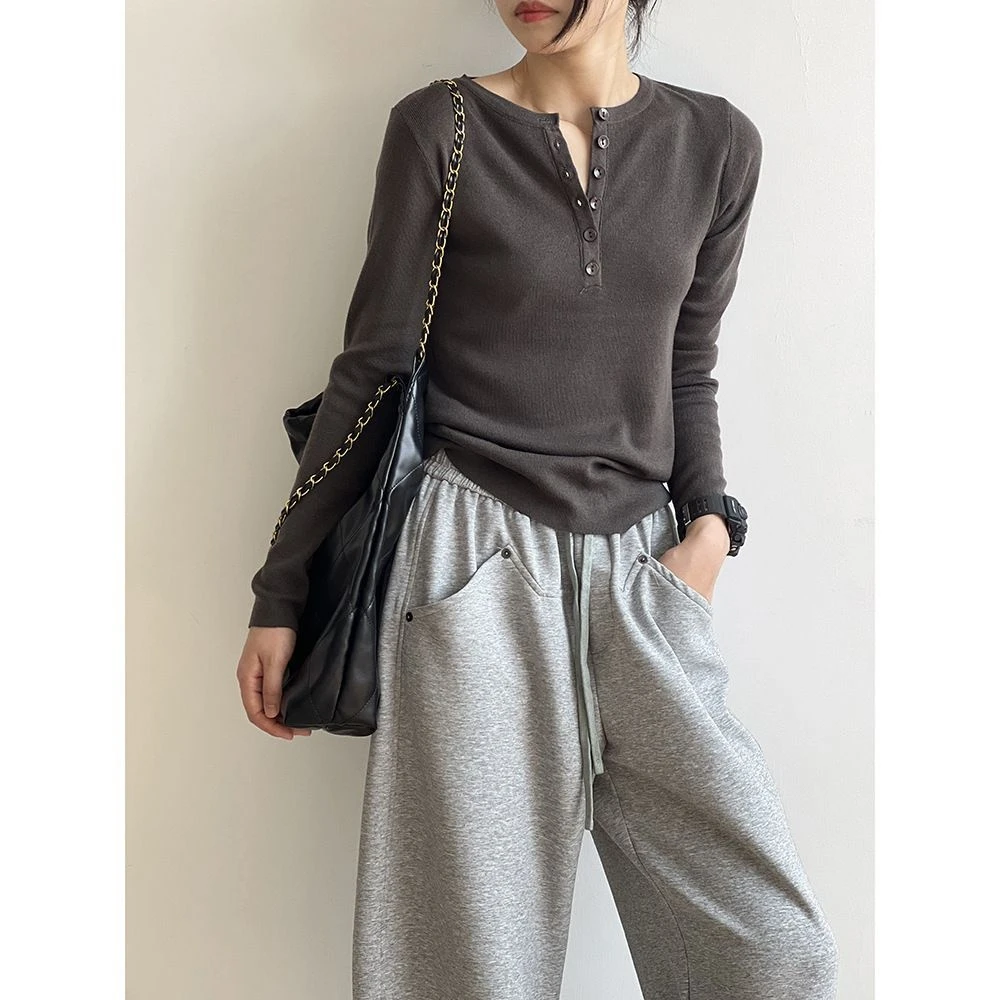 初六韩系半开领纽扣长袖上衣女2024秋季新款显瘦打底针织衫G821