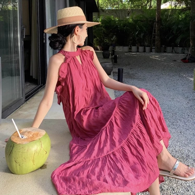 法式绝美挂脖吊带连衣裙女夏季高级性感气质显瘦海边度假沙滩长裙