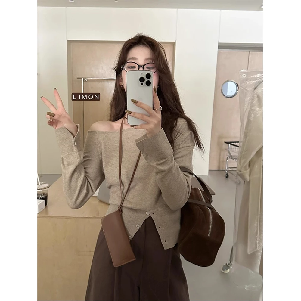 辣妹不规则斜肩开衩百搭针织衫女2025早秋新款法式气质长袖上衣