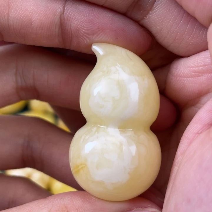 琥珀裸石未镶嵌蜜蜡