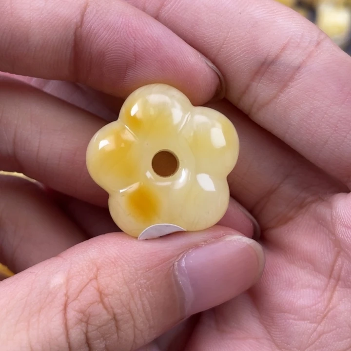 琥珀裸石未镶嵌蜜蜡