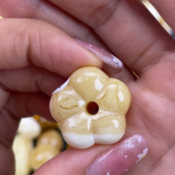 琥珀裸石未镶嵌蜜蜡