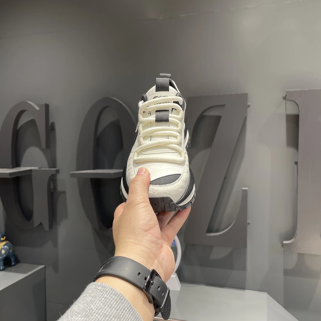 2024潮流男士休闲鞋时尚百搭低帮舒适户外运动鞋秋冬款高品质