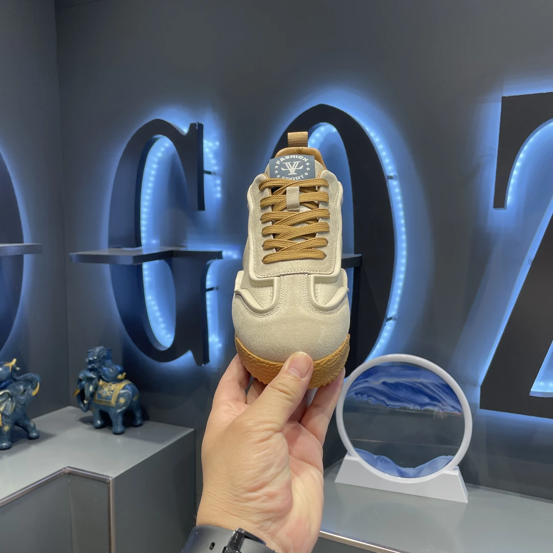 2024秋季新款时尚百搭舒适轻便户外休闲鞋低帮复古潮流轻奢男鞋