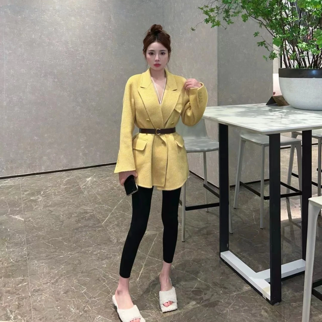 思思家【羊那个绒】显瘦气质显白的中长款网红芭蕉黄收腰外套