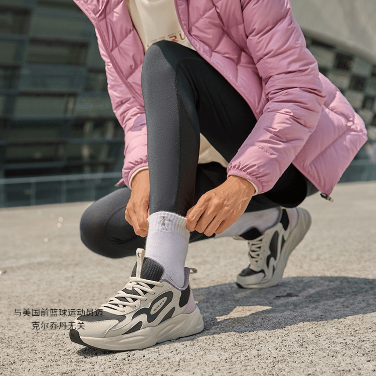 中国乔丹跑步鞋女2023新款休闲女鞋子防滑减震运动鞋BM42230228G