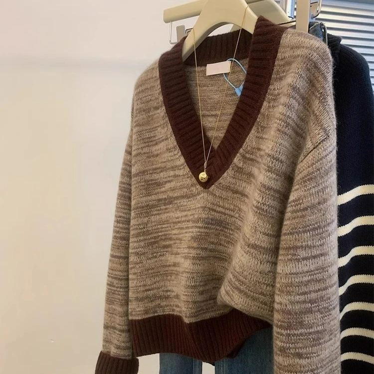 美拉德v领浣熊绒套头毛衣女秋季外穿加厚慵懒风短款打底针织衫