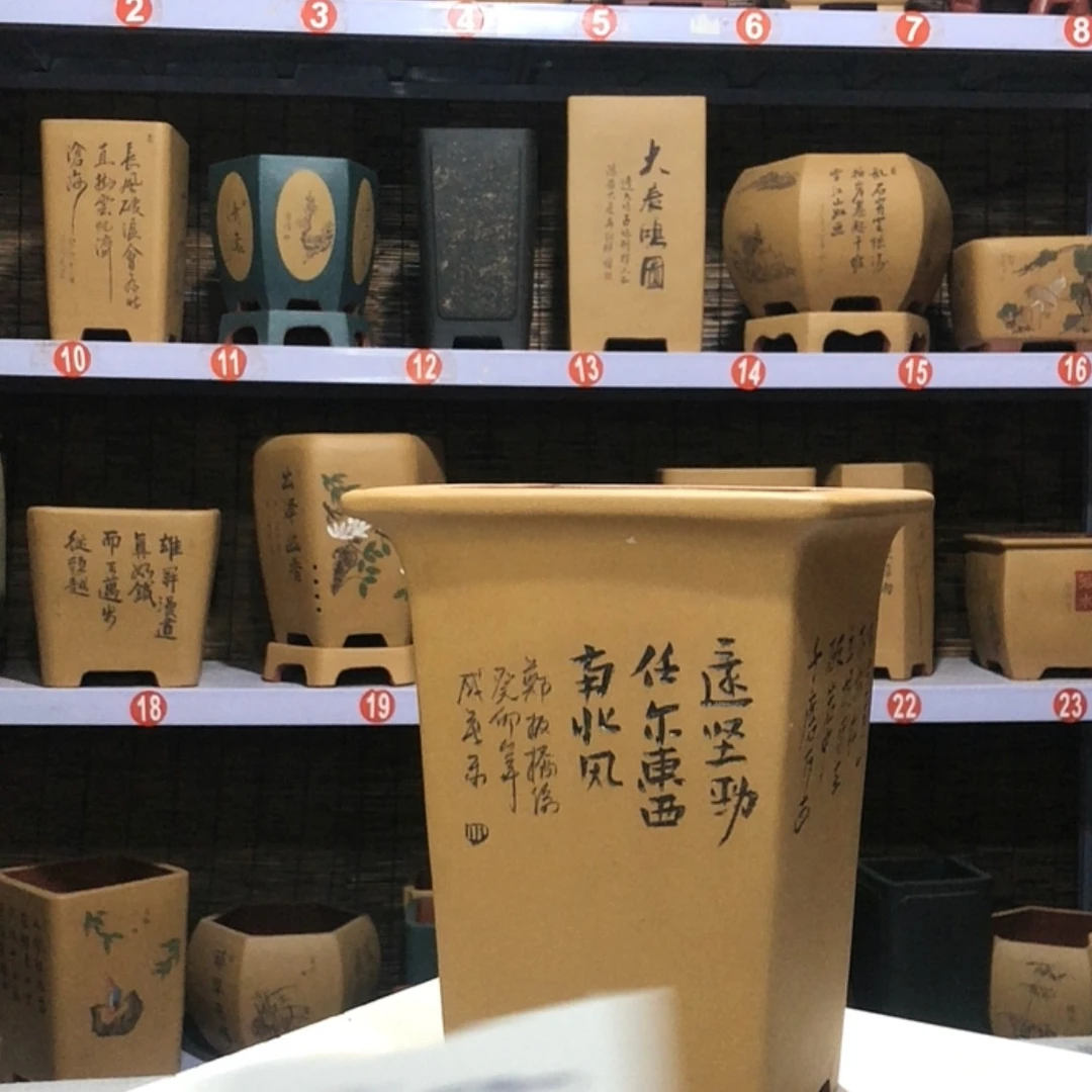 【闪购商品】紫砂花盆鲸*